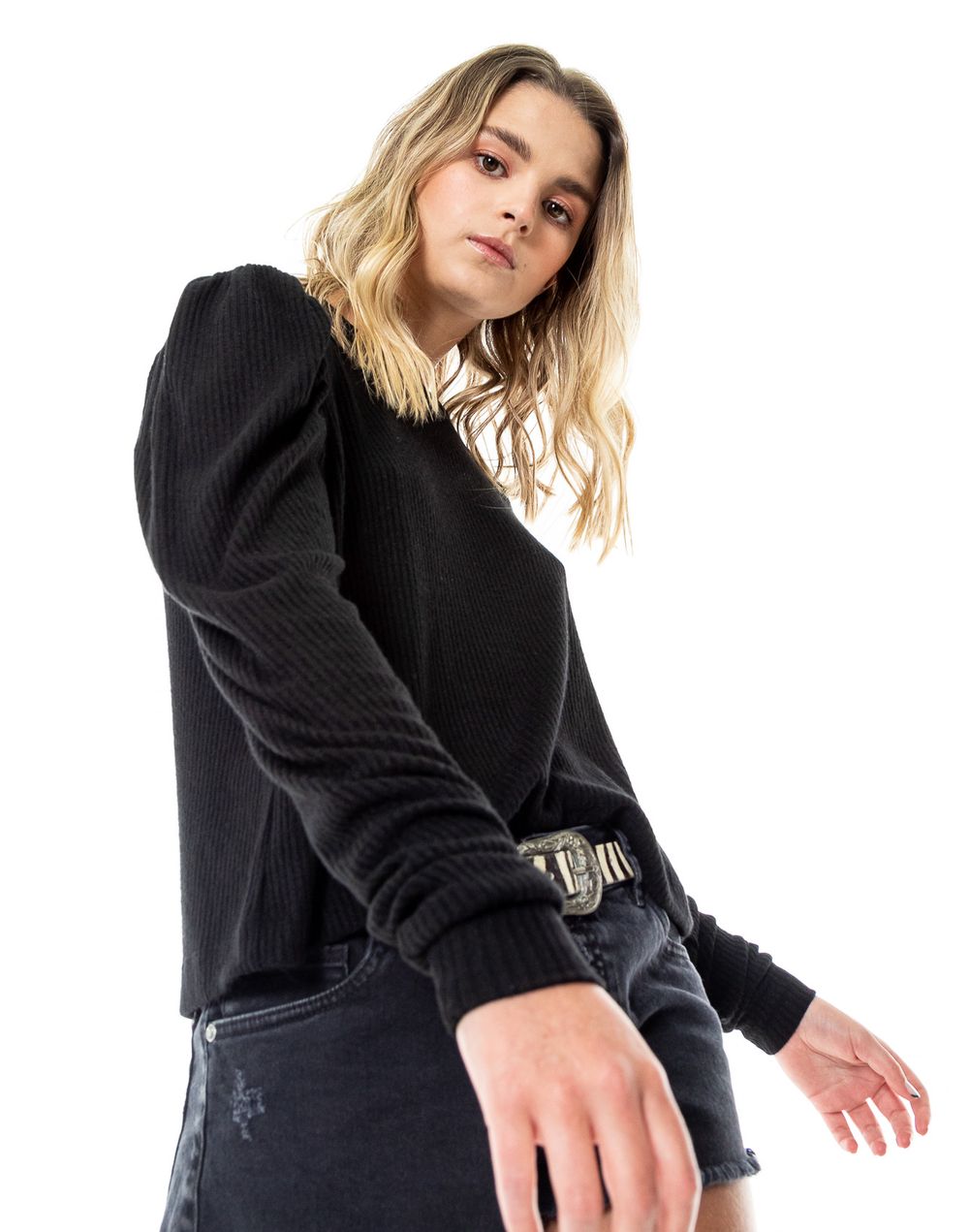 buzo-180403-negro-1.jpg