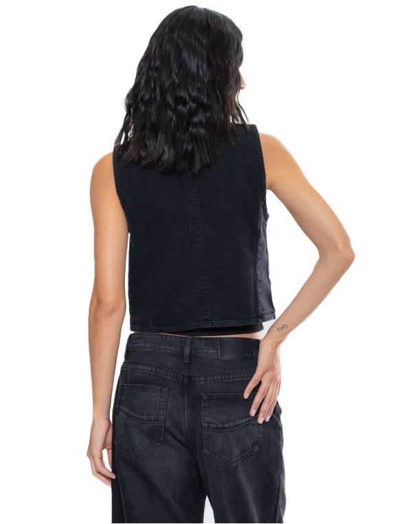 Vista-trasera-de-chaleco-negro-de-denim-sin-mangas.