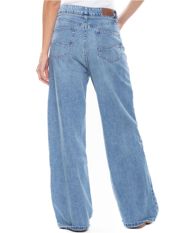 Vista-trasera-de-jean-wide-leg-azul-con-bolsillos.
